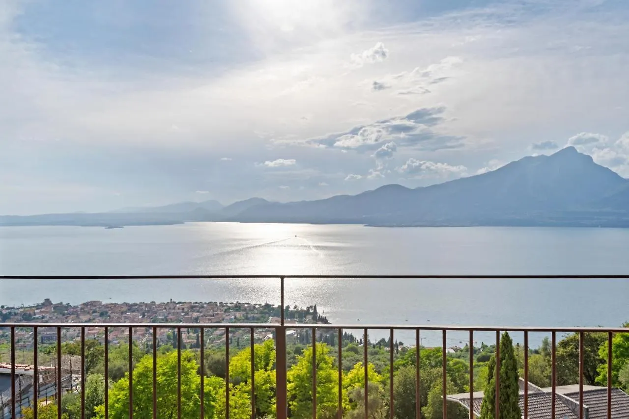 Terrazza Torri Del Benaco Apartment